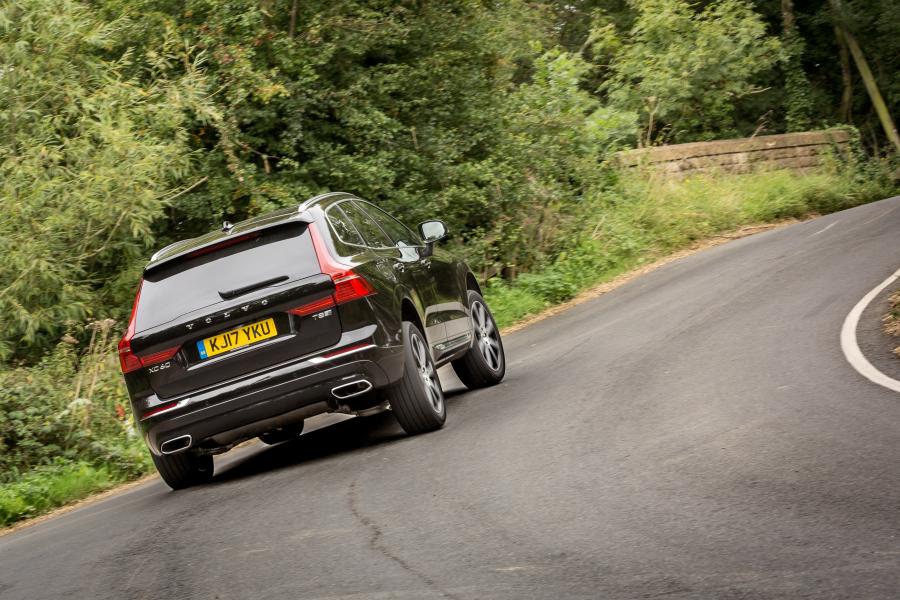  Volvo XC60 T8 Inscription 2017 года  (UK) (фото 33 из 40)